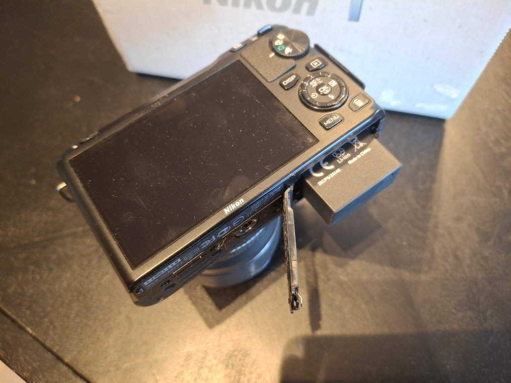 Nikon 1 + 30/110mm Digital camera #3.2