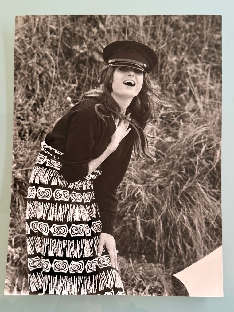 Dahlia Lavi by Gérard Décaux - Dahlia Lavi #1.0