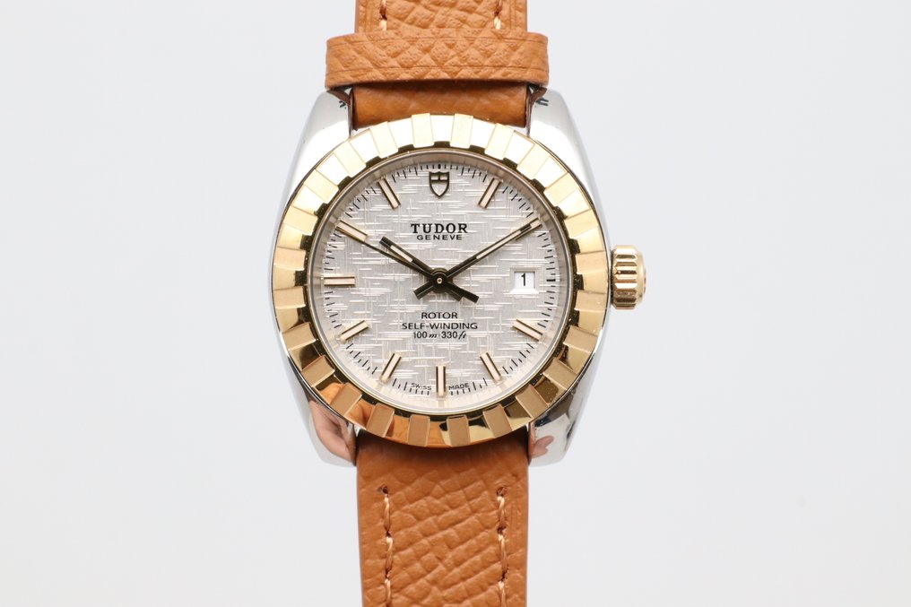 Tudor - Classic Date Automatic - Nincs minimálár - 22013 | Silver Linen Dial - Női - 2000-2010  #1.0