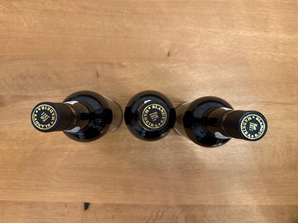 2004 Blandy's Harvest - Madeira Malmsey Madeira 20 Years - 3 Flasker (0,75 l) #3.2