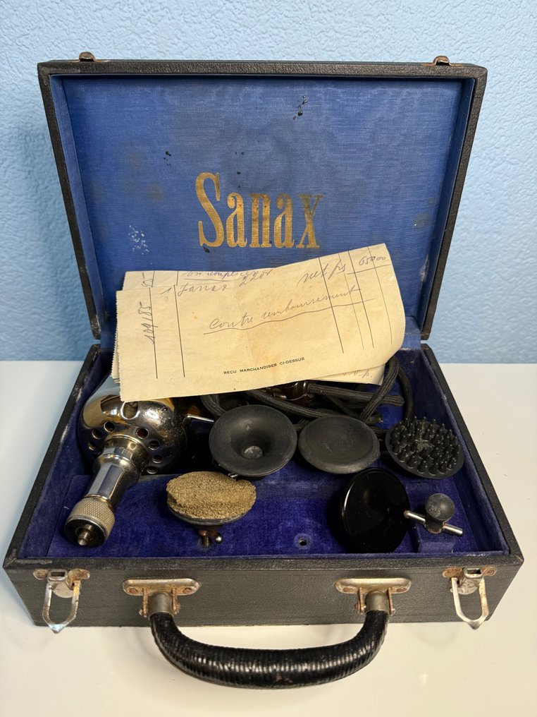 Vanity travel set (109195) - Composite - Sanax, massager, 1939 #1.0
