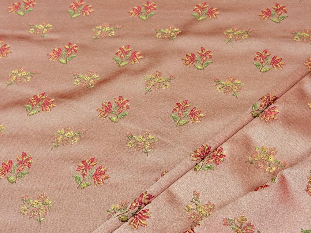Fiori di Rame: Eleganza Jacquard in Raso Dorato - Tessuto per tappezzeria - 2.5 m - 2.8 m #4.3