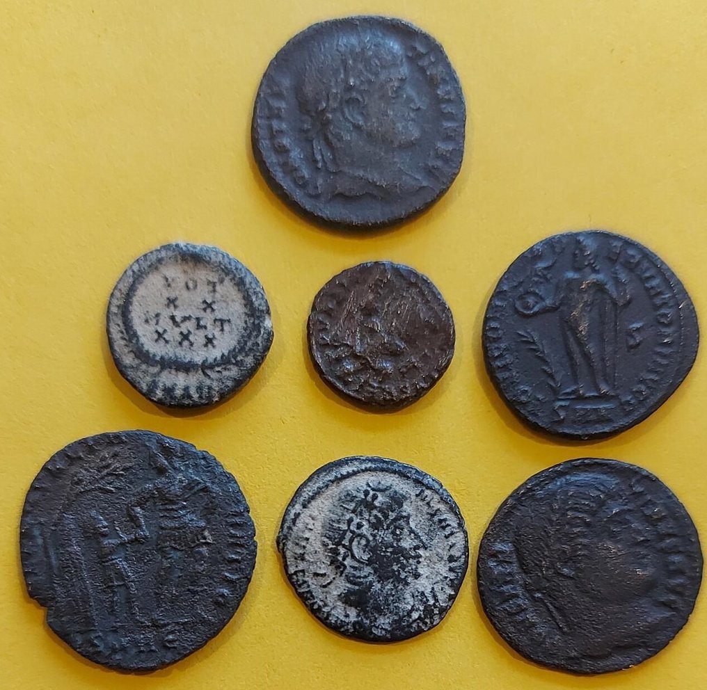 Romarriket Lot of 7 Æ coins 4th century AD (Ingen mindstepris) #1.0