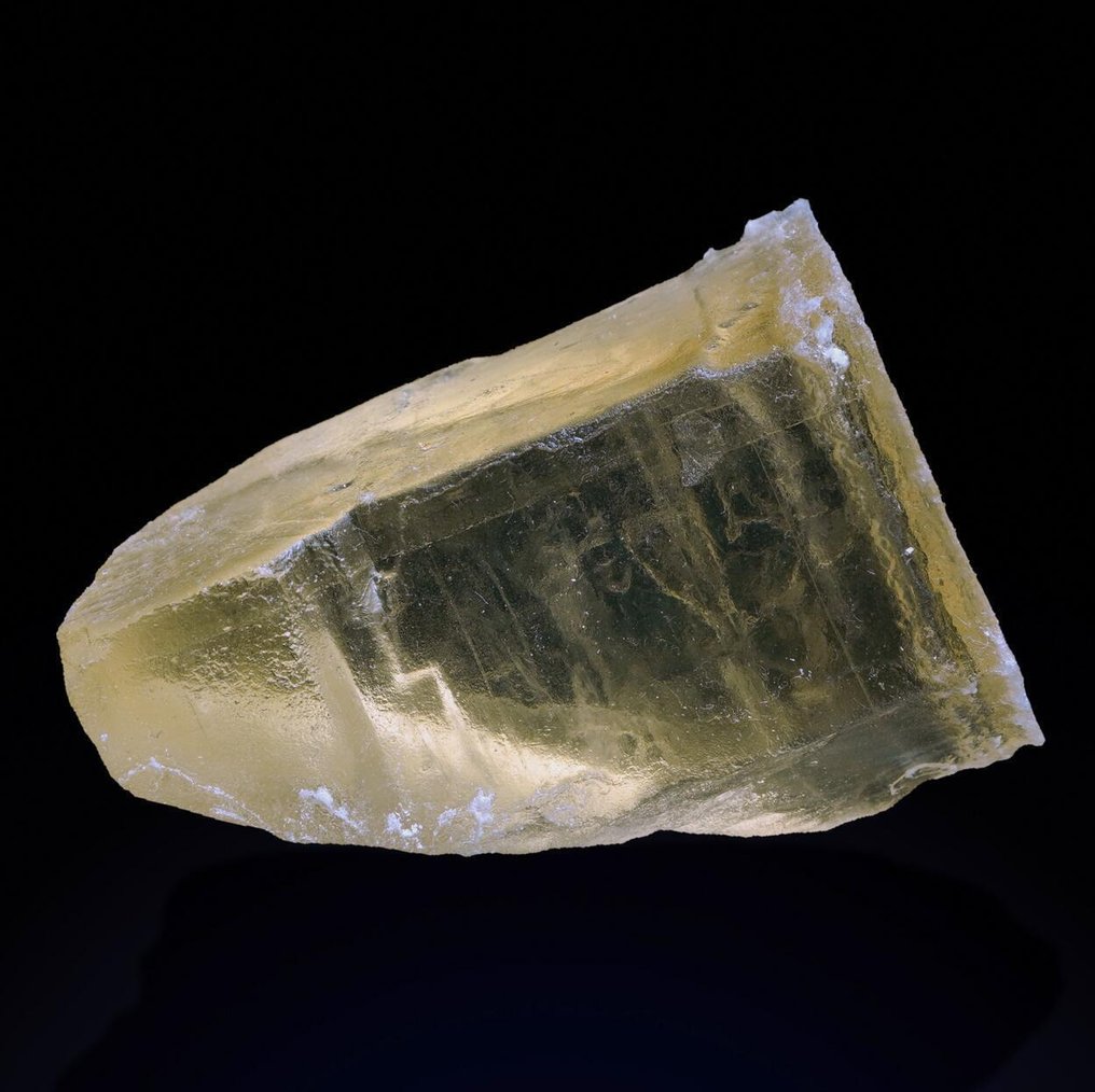 HALITE SEL with gem quality, very beautiful color! Crystal - Height: 75 mm - Width: 50 mm- 200 g #3.2