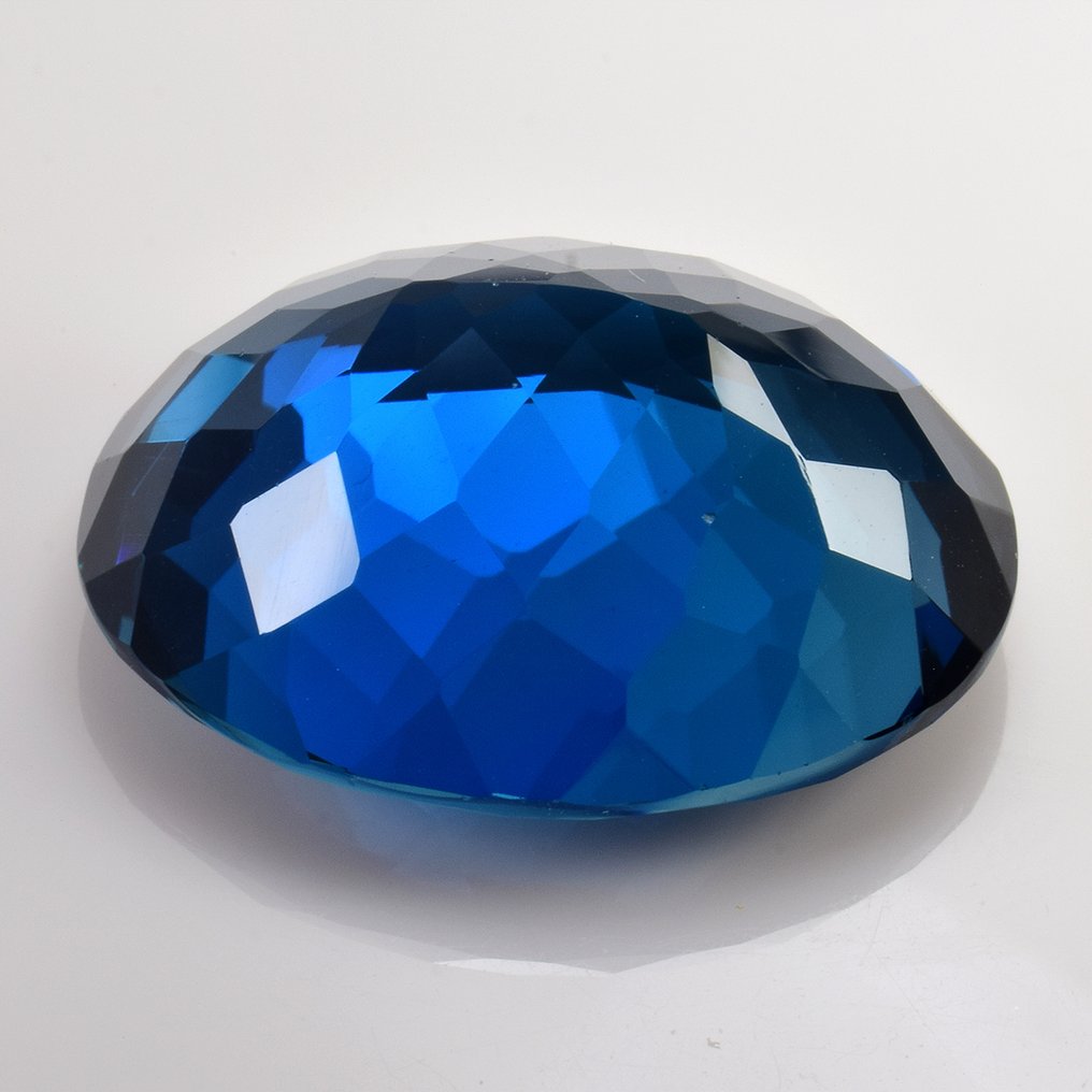 1 pcs  Blauw Topaas  - 52.97 ct - nternational Colored Gemstone Association (ICA GemLab) #4.3