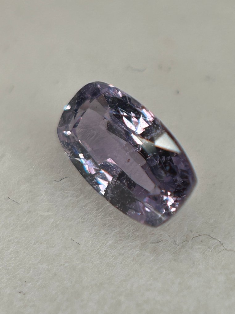 1 pcs  Violet Saphir  - 1.02 ct - International Gemological Institute (IGI) - non traité, naturellement #2.1