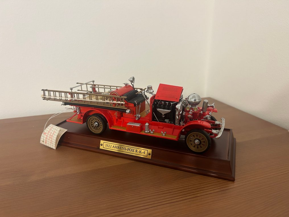 Franklin Mint 1:32 - Miniatura de camião - 1922 Ahrens Fox R-K-4 #1.0
