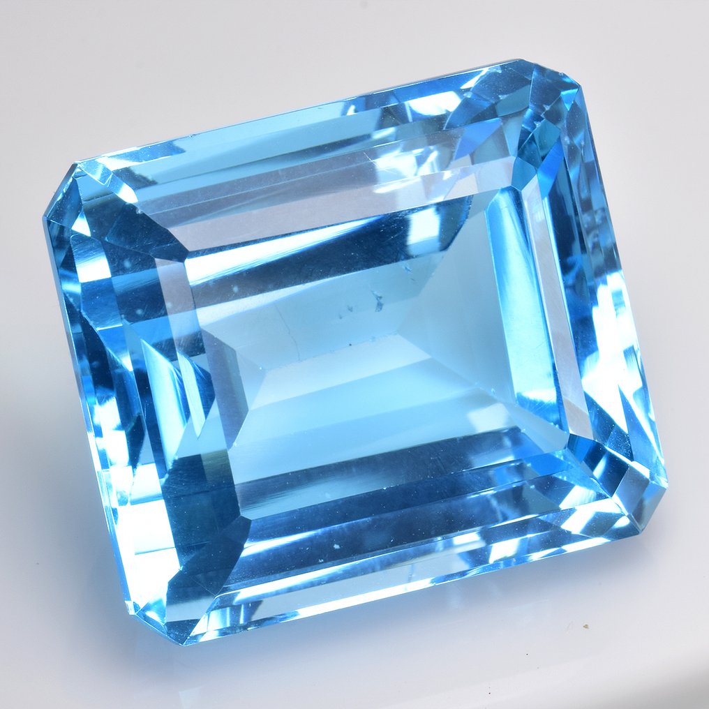 1 pcs  Blå Topas  - 84.03 ct - Internasjonal forening for fargede edelstener (ICA GemLab) #1.0