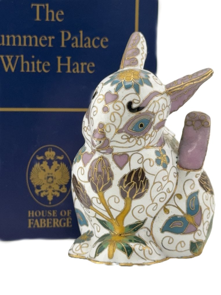 法贝热鸡蛋 - 帝王景泰蓝技艺，颐和园白兔富丽堂皇地镀以24K金。 - 镀金 #1.0