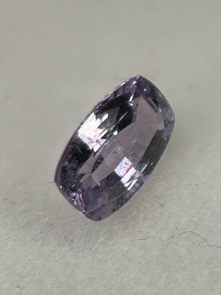 1 pcs  Violet Saphir  - 1.02 ct - International Gemological Institute (IGI) - non traité, naturellement #1.0