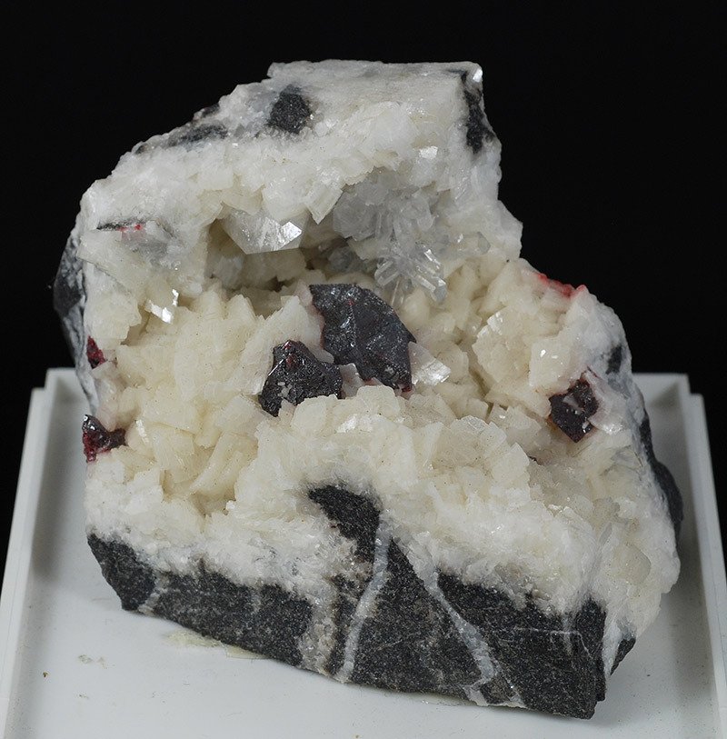 Cinnabar su dolomite Cristalli su matrice - Altezza: 53 mm - Larghezza: 82 mm- 250 g #1.0