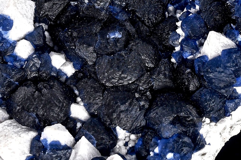 IMPORTANT and rare deep blue Fluorite on Artichoke Quartz from Inner Mongolia - Height: 10.2 cm - Width: 7.6 cm- 199 g #2.1