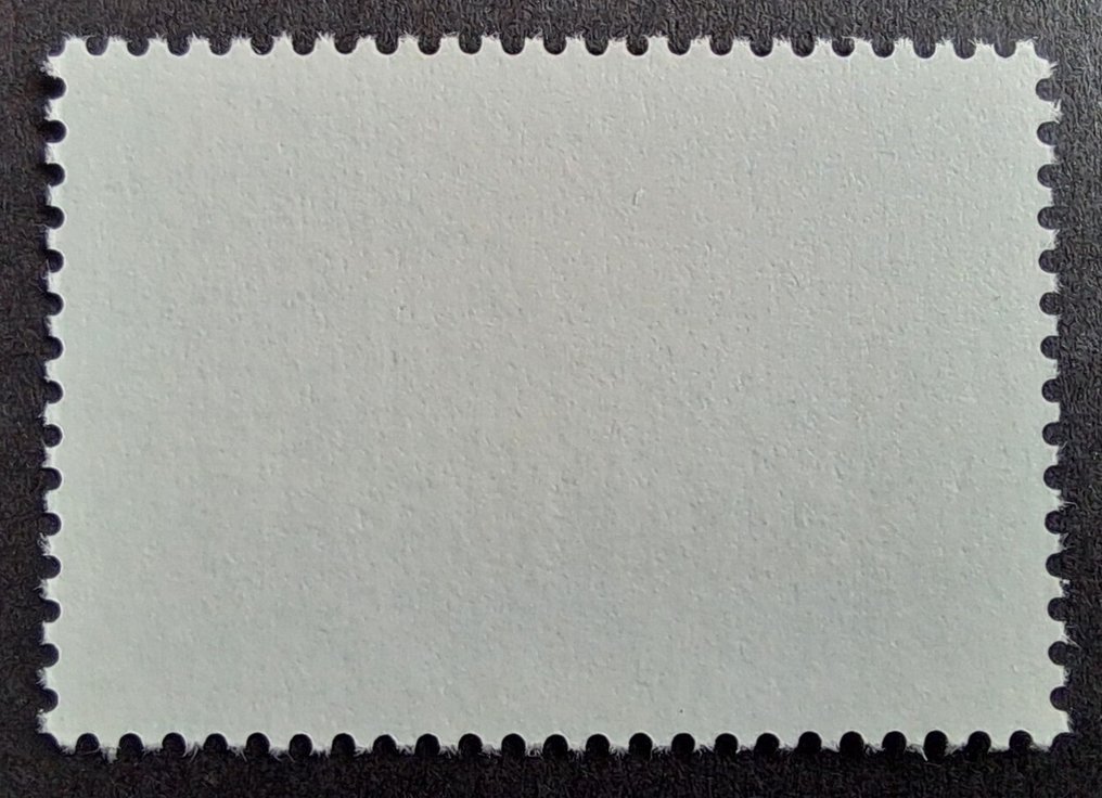 荷兰  - NVPH 1637 - 印刷错误，伴有严重偏移的穿孔 #2.1