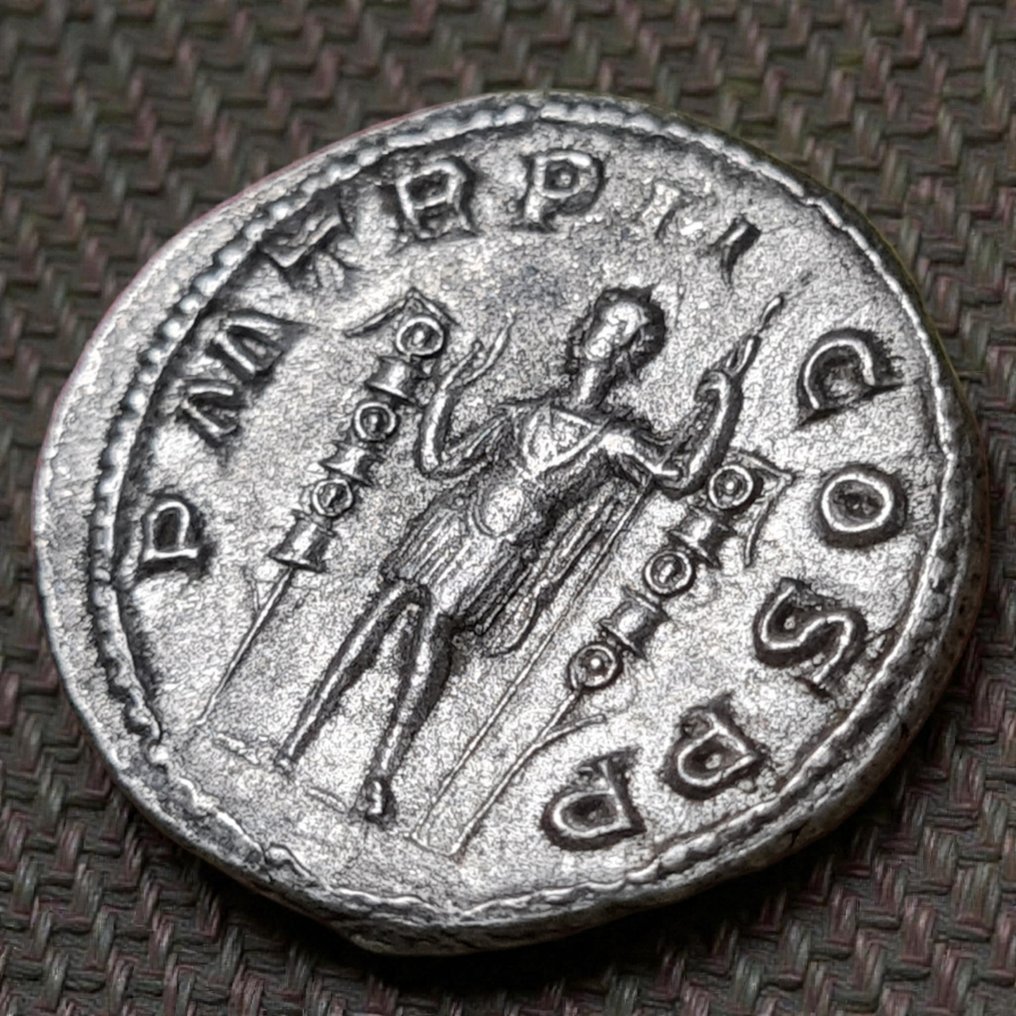 Ρωμαϊκή Αυτοκρατορία. Maximinus Thrax (AD 235-238). Denarius #2.1
