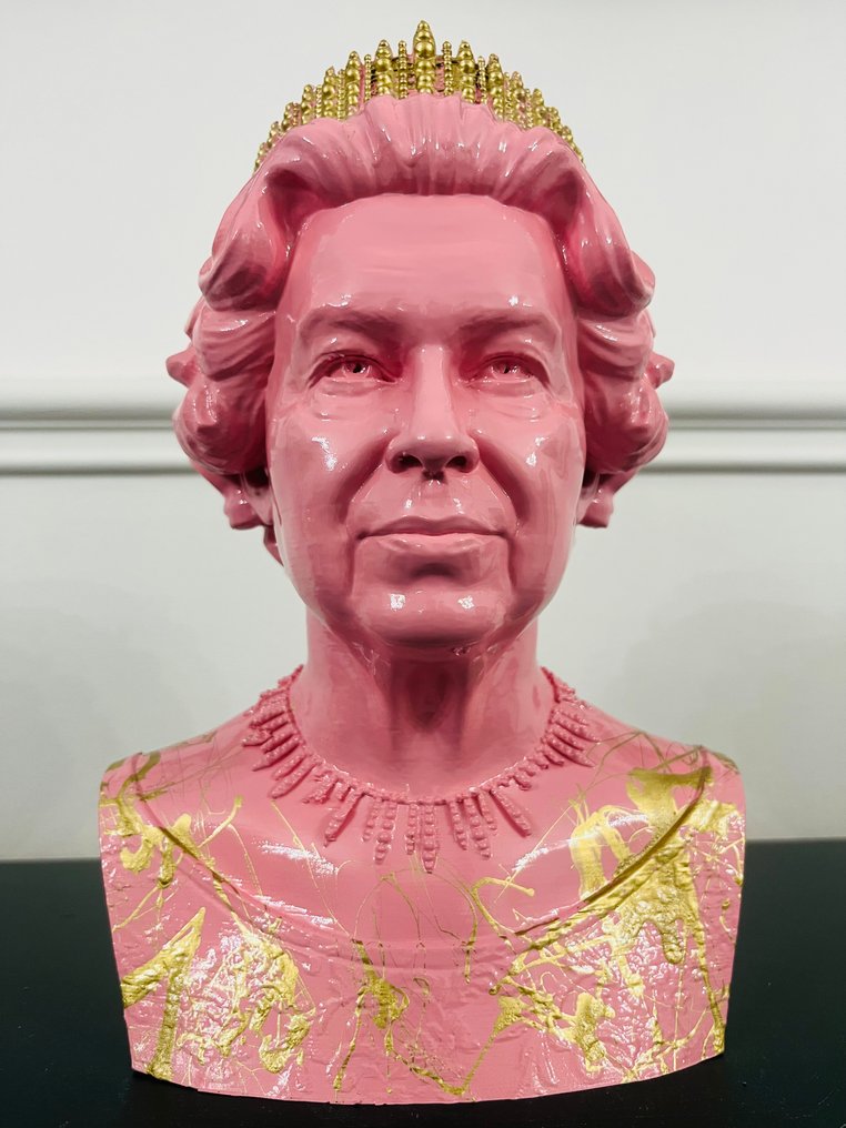 PYTHIA(1993) - Bust, Queen Elizabeth - 25 cm - Plastic - 2025 #1.0