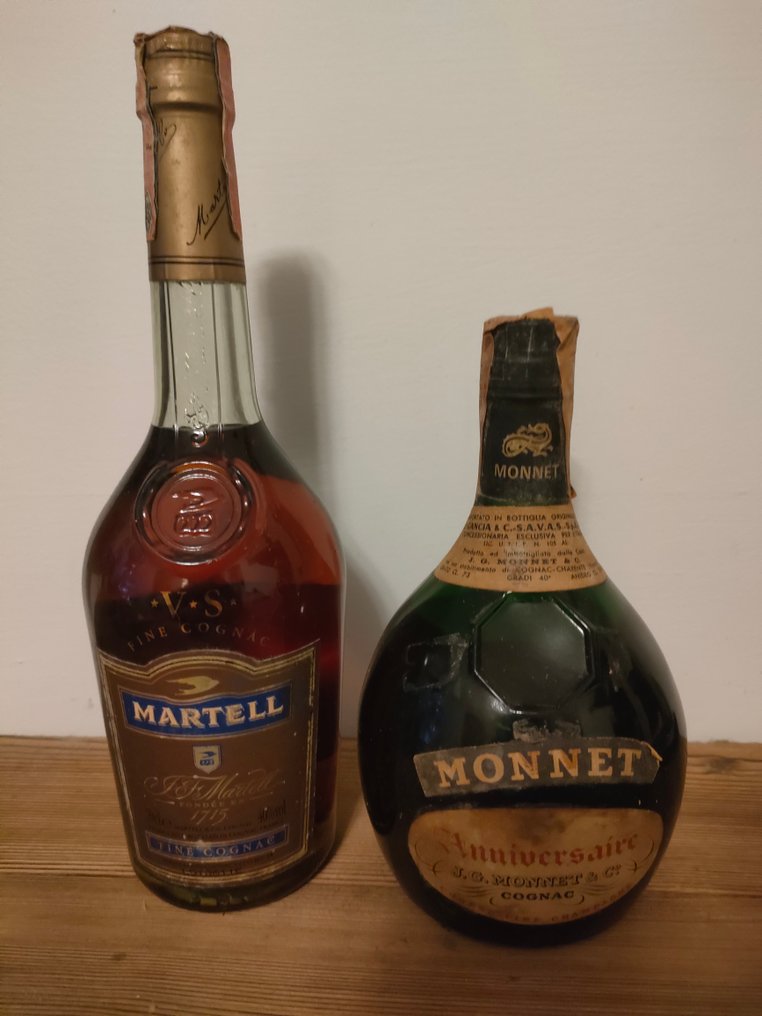 Martell, J. G. Monnet - Anniversaire + VS 3 Star - b. 1960-talet, 1990-talet - 73cl, 70 cl - 2 flaskor #1.0