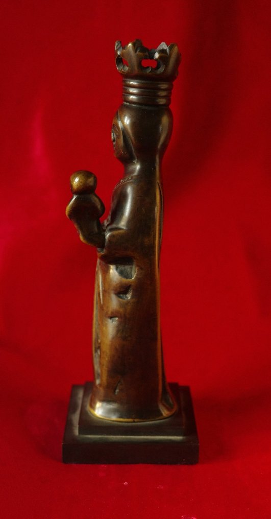 一件16世纪的青铜光泽装饰品，描绘圣母与圣婴 - 銅綠青銅 - 十六世纪 #1.0