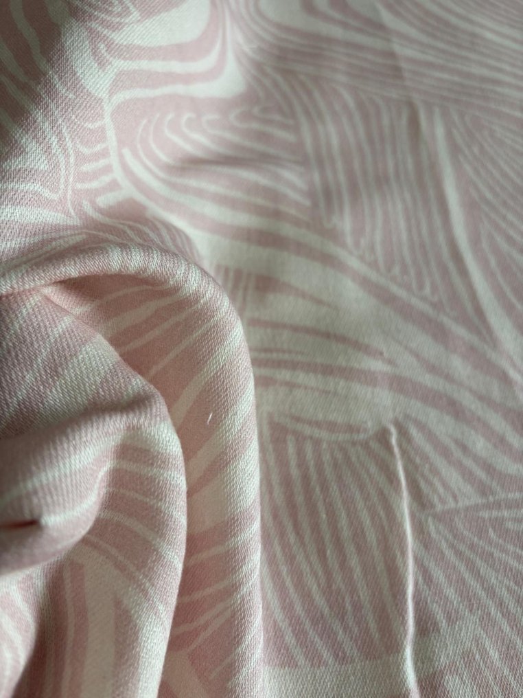 Fabric cut for decoration with stylized wave design and zebra effect in light pink color. - Upholstery fabric  - 300 cm - 280 cm - Viscose and Cotton #3.2