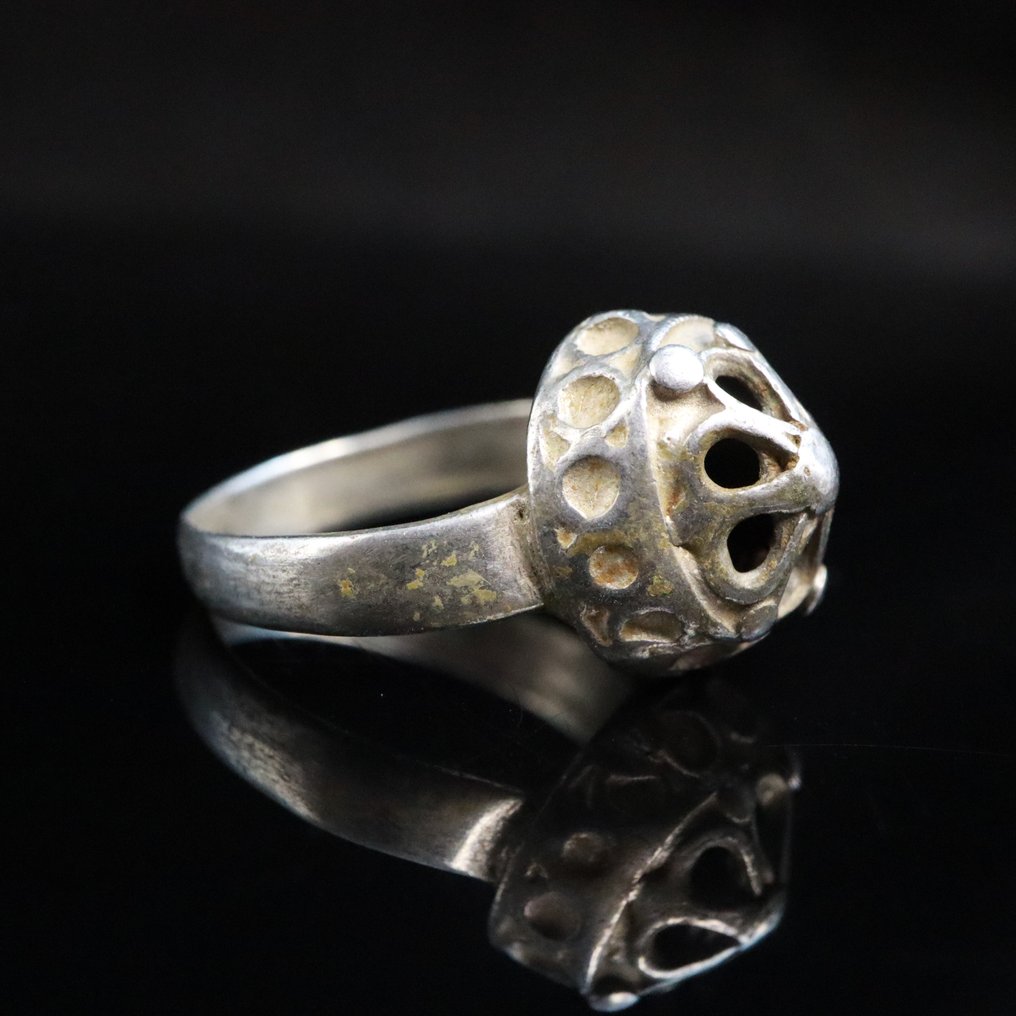 中世纪 银 戒指 - 带有“Orb”表圈 (没有保留价) #1.0