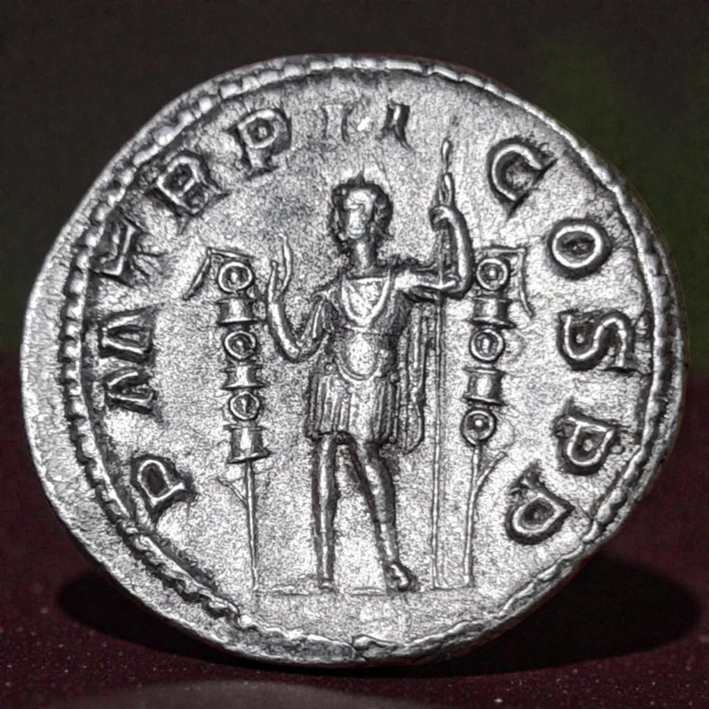 Ρωμαϊκή Αυτοκρατορία. Maximinus Thrax (AD 235-238). Denarius #1.0