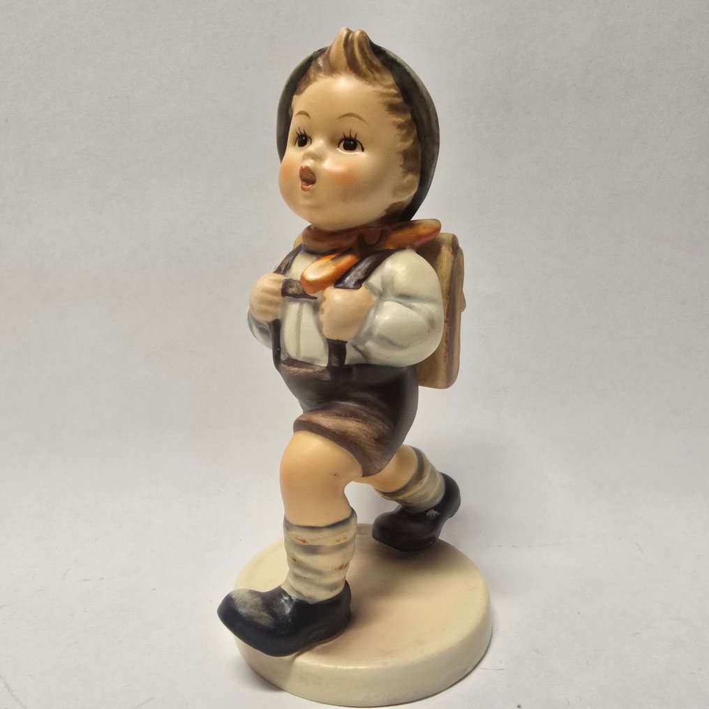 Goebel - 小塑像 - Hummel #174 - She Loves Me - TMK5 & Hummel #82/0 - School Boy - TMK5 (2) - 瓷器 #2.1