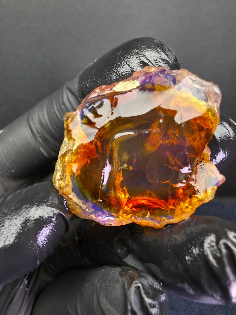 111.40ct Natural Crystal Opal Ruw- 22.28 g #4.3