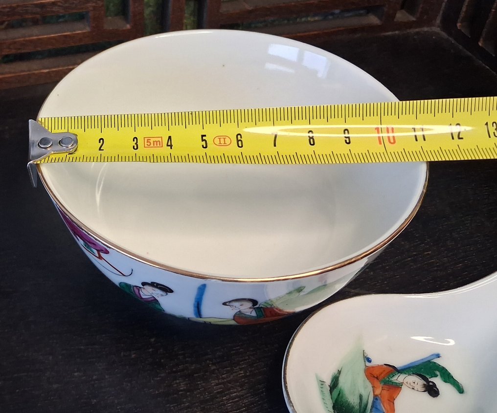 主題系列 - 一套珍贵的中国手绘瓷器。 #4.3