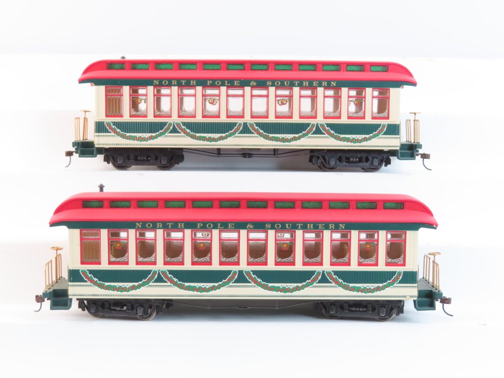 Spectrum/Bachmann 0n30 - o.a. Uit set 25018 - Carrozza passeggeri di modellini di treni (2) - 2x carrozze passeggeri edizione speciale; Natale - North Pole & Southern #1.0