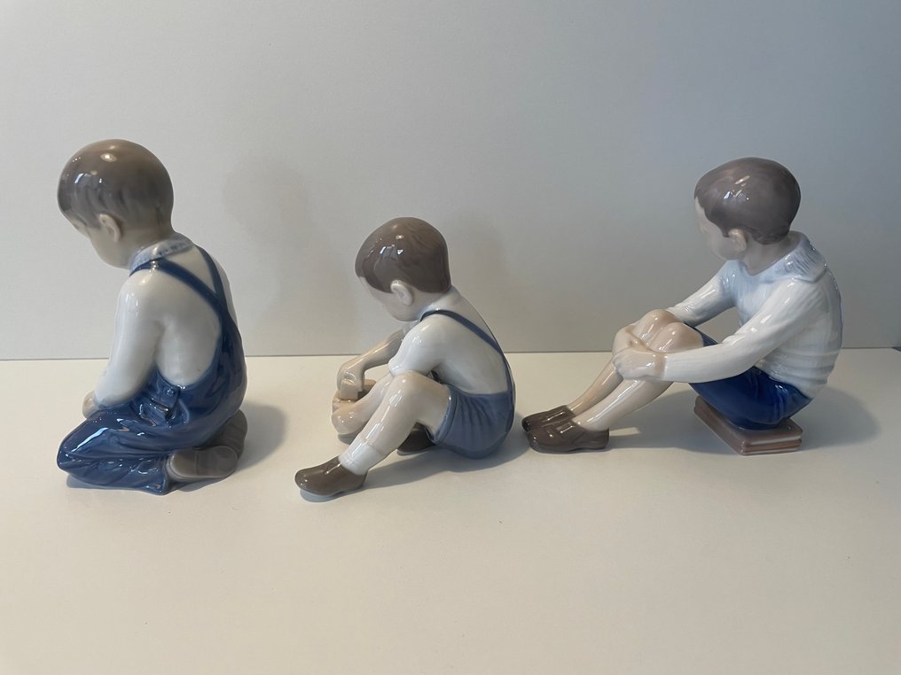 Bing & Grondahl - Φιγούρα - Three Boys (3) - Πορσελάνη #3.2