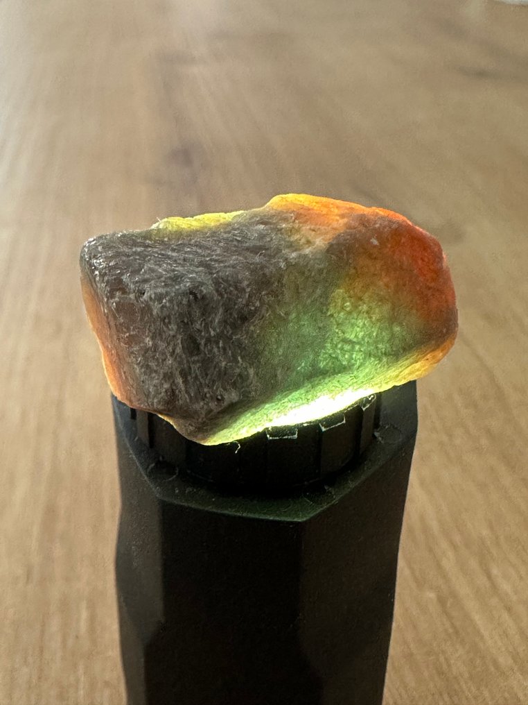 Ζαφείρι 100% φυσικό εκπληκτικό διπλό σχήμα ενός μόνο διαμαντιού σάπφειρου. Πράσινο/πορτοκαλί 96,60 Ct. - Ύψος: 25 mm - Πλάτος: 18 mm- 19.32 g #1.0