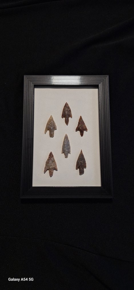 Νεολιθική Ίασπις Σημείο συλλογής Biface νεολιθικής, πολύχρωμος χαλαζίας, Βόρεια Αφρική, Μαυριτανία. - 170 mm  (χωρίς τιμή ασφαλείας) #1.0