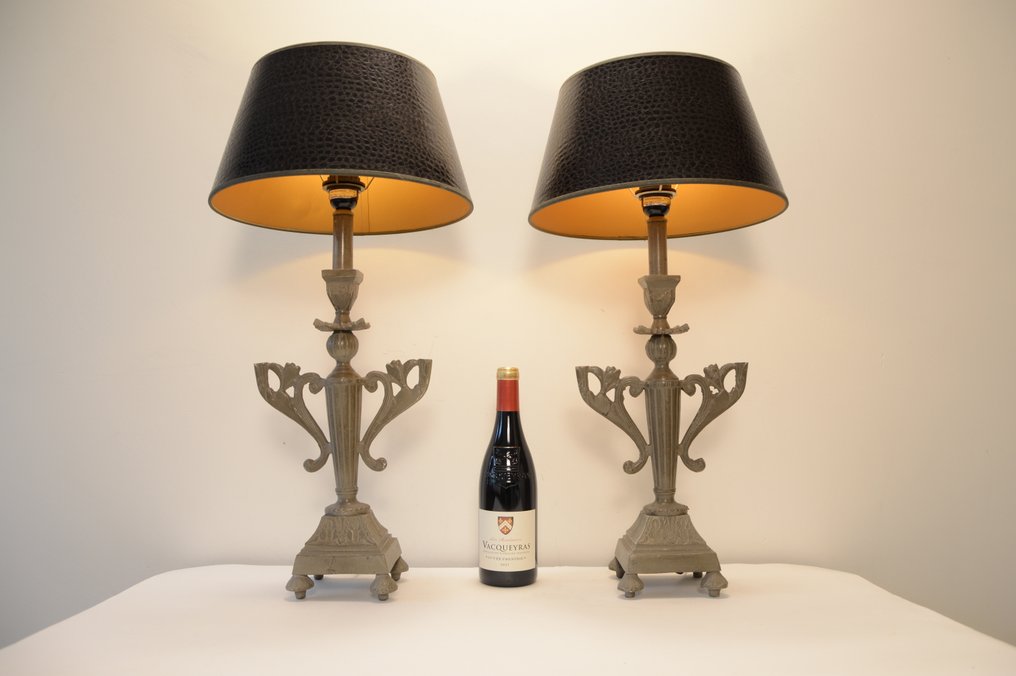 Bordlampe (2) - Et par empire-stil bordlamper - Metall, syntetisk lær #1.0