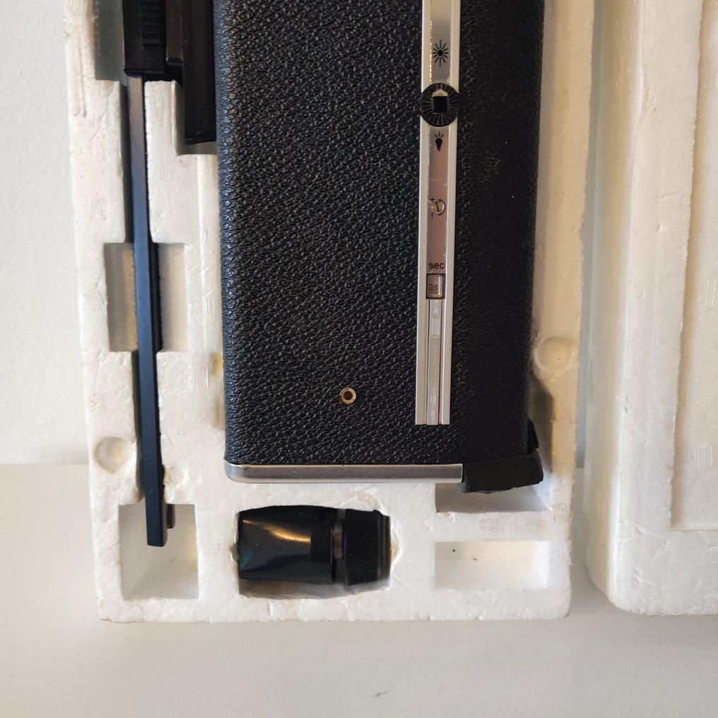 Bolex 7.5 Macro Zoom Video8 camera #3.2