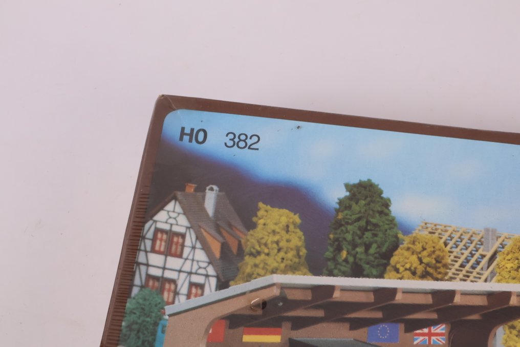 Faller H0 - 382 - 模型火車建造工具 (1) - 组装包：人造冰场带马达 #2.1