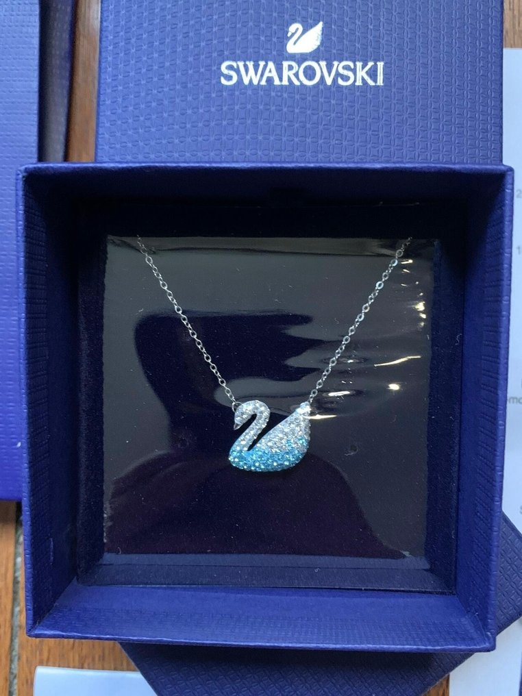 Swarovski - Statue, (ICONIC SWAN) Gradient Blue Swan Necklace - 0 cm - Crystal #1.0