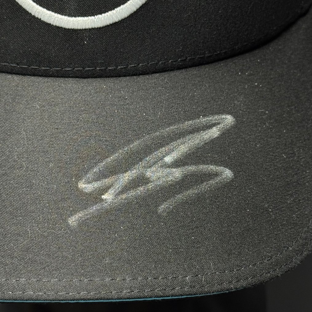 梅 赛 德 斯 - F-1 一级方程式 - George Russell signed - 2024 - 棒球帽 #1.0