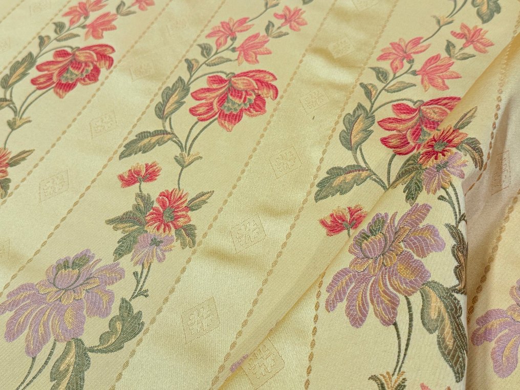 “Giardino Fiorito nel Tempo” – 经典提花织物,金色底色 - 室內裝潢織物 - 2.5 m - 2.8 m #3.2