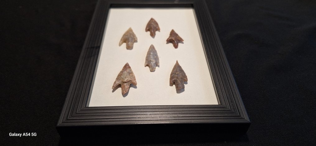 Νεολιθική Ίασπις Σημείο συλλογής Biface νεολιθικής, πολύχρωμος χαλαζίας, Βόρεια Αφρική, Μαυριτανία. - 170 mm  (χωρίς τιμή ασφαλείας) #2.1