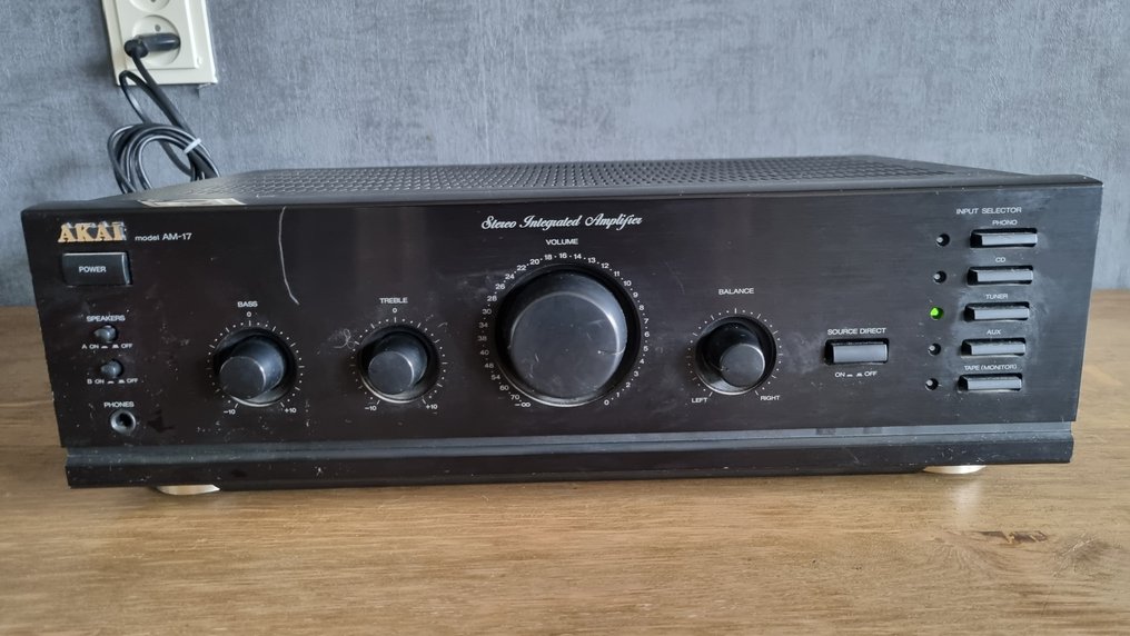 Akai - UM 17 Solid state amplifier #1.0