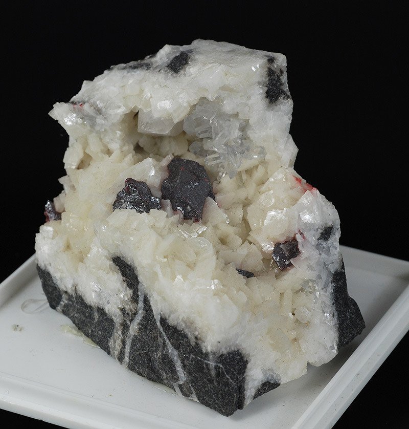 Cinnabar su dolomite Cristalli su matrice - Altezza: 53 mm - Larghezza: 82 mm- 250 g #1.0