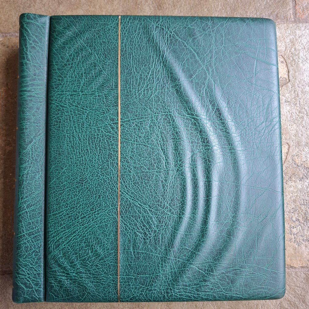 东德 1949/1990 - 1956年及以后完整的全新邮票收藏，包含4册Leuchtturm预印本册。 #3.2