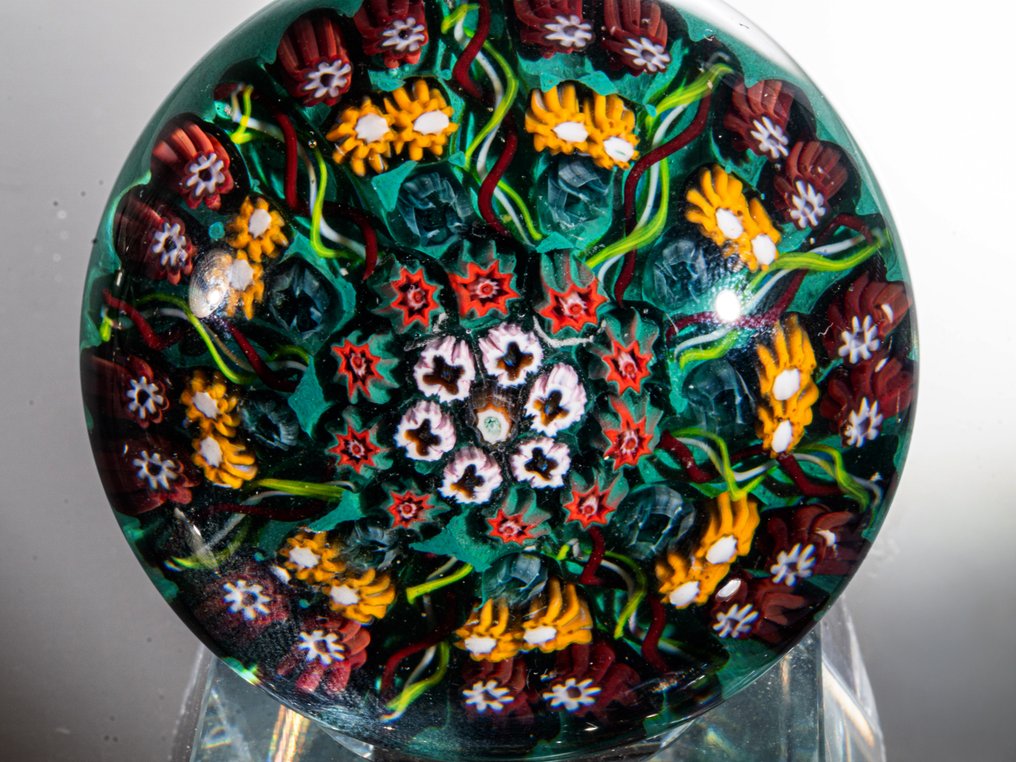 Vasart / Strathearn - 紙鎮 - "Cartwheel Concentric Millefiori" - Ø 6,4 cm - 玻璃 #4.3