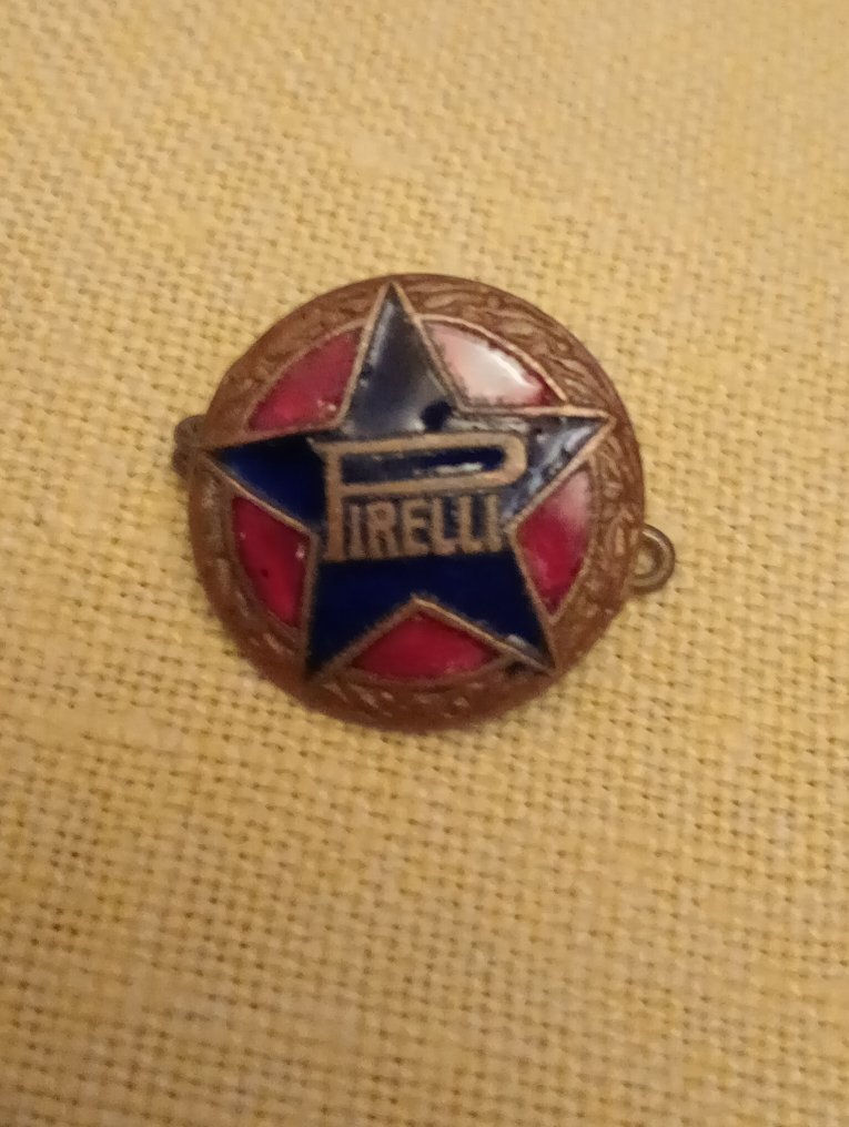 Badge - Pirelli - Insignia con estrella Pirelli - 1940 #1.0
