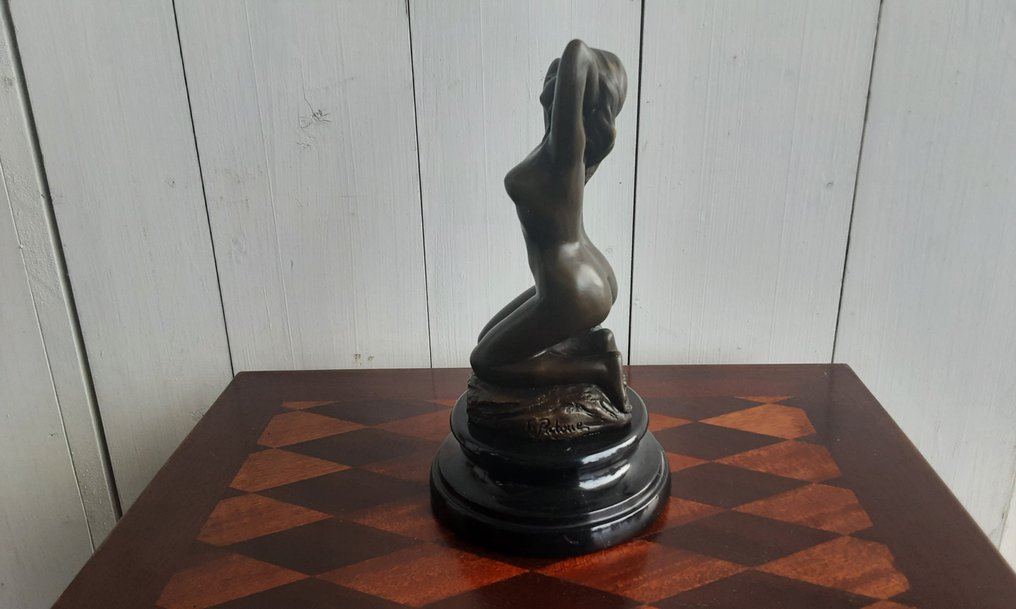 J.patoue - Statue, Naakte vrouw - 22 cm - Bronze, Marble #4.3