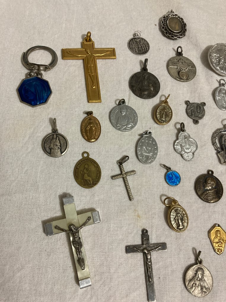 34枚宗教奖章收藏 (34) - 银, 黄铜色, 金属, 镀银 - 1850-1950 #1.0