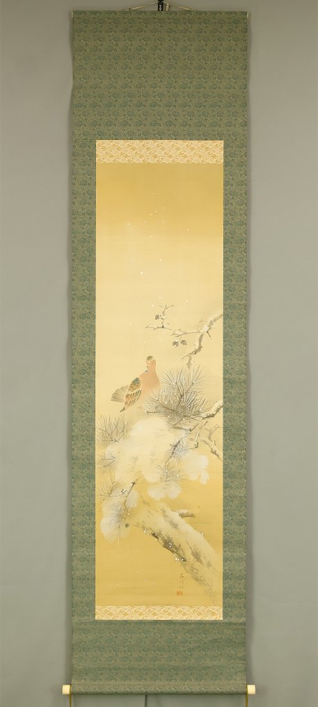 Pigeon Perched on Pine Tree in Snow with Original Box (Tomobako) - Shibahara Kisho 柴原希祥 (1885-1954) - Japan  (No reserve price) #1.0