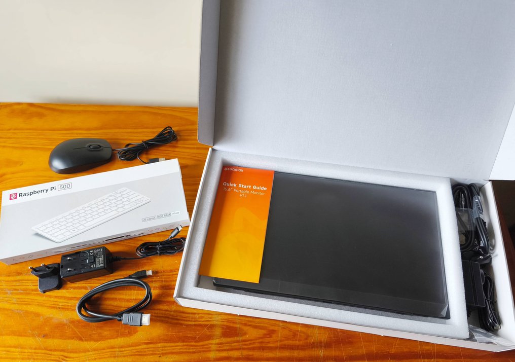 Raspberry Pi + Portable Display (Pi 500) - Computer (1) - Nella scatola originale #1.0