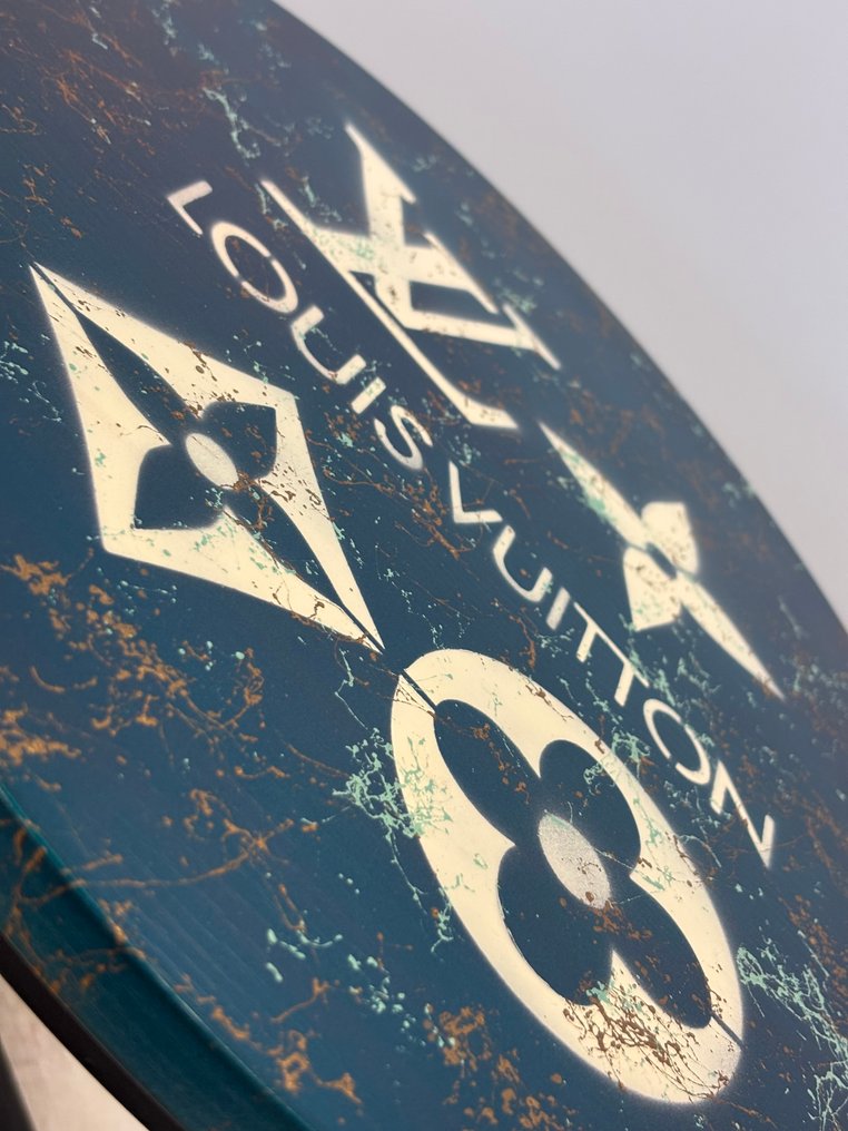 Rob VanMore - Tea-Time on LV Table - ø40cm #3.2