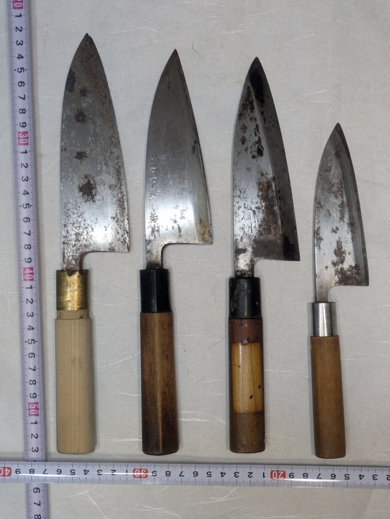 厨刀 - Kitchen knife set - 铁, 木 - 日本 - 铭入和出刃·小出刃 吉高谨制/二见浦菊一文字/扇州 #1.0