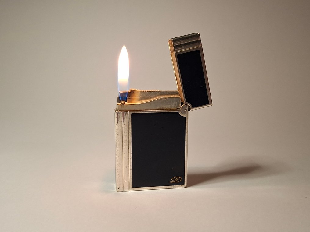 S.T. Dupont - Line 2 - No reserve price - Lighter - Silver plated, Lacquer #1.0